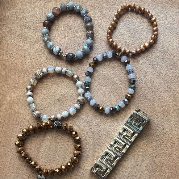 Set of Glass stone and Pearl Beaded Stretch Bracelets and Gold-Tone